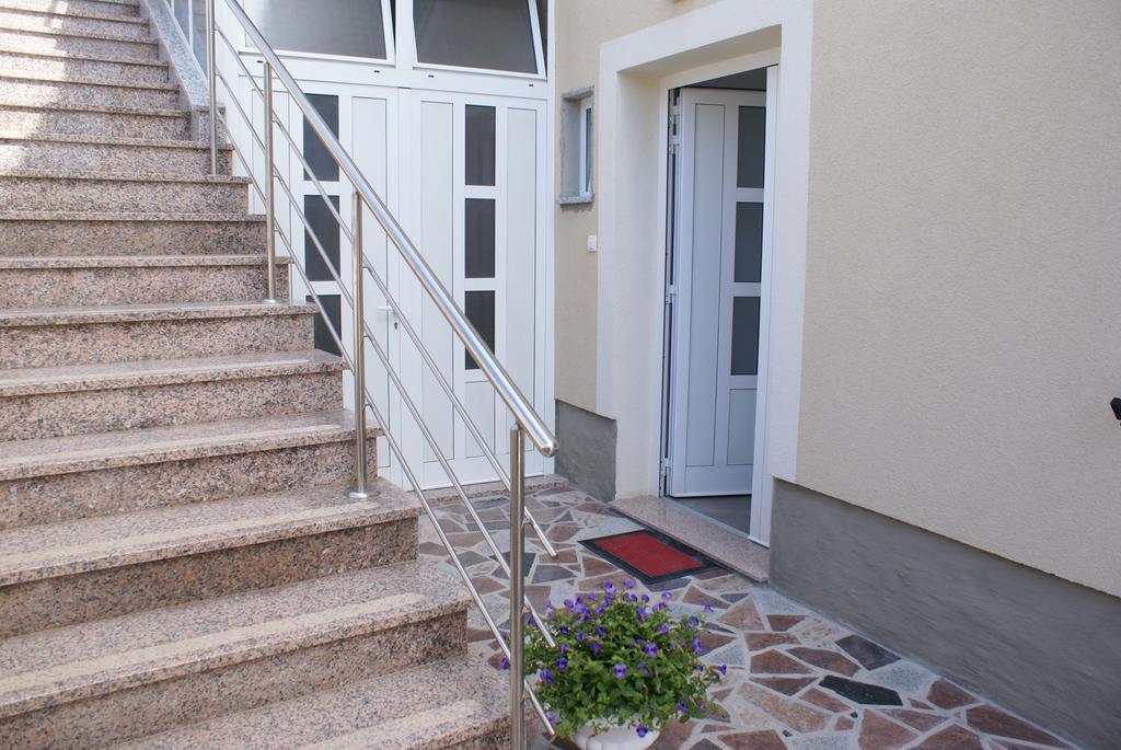 Apartment Adria Sun Porat  Exterior photo